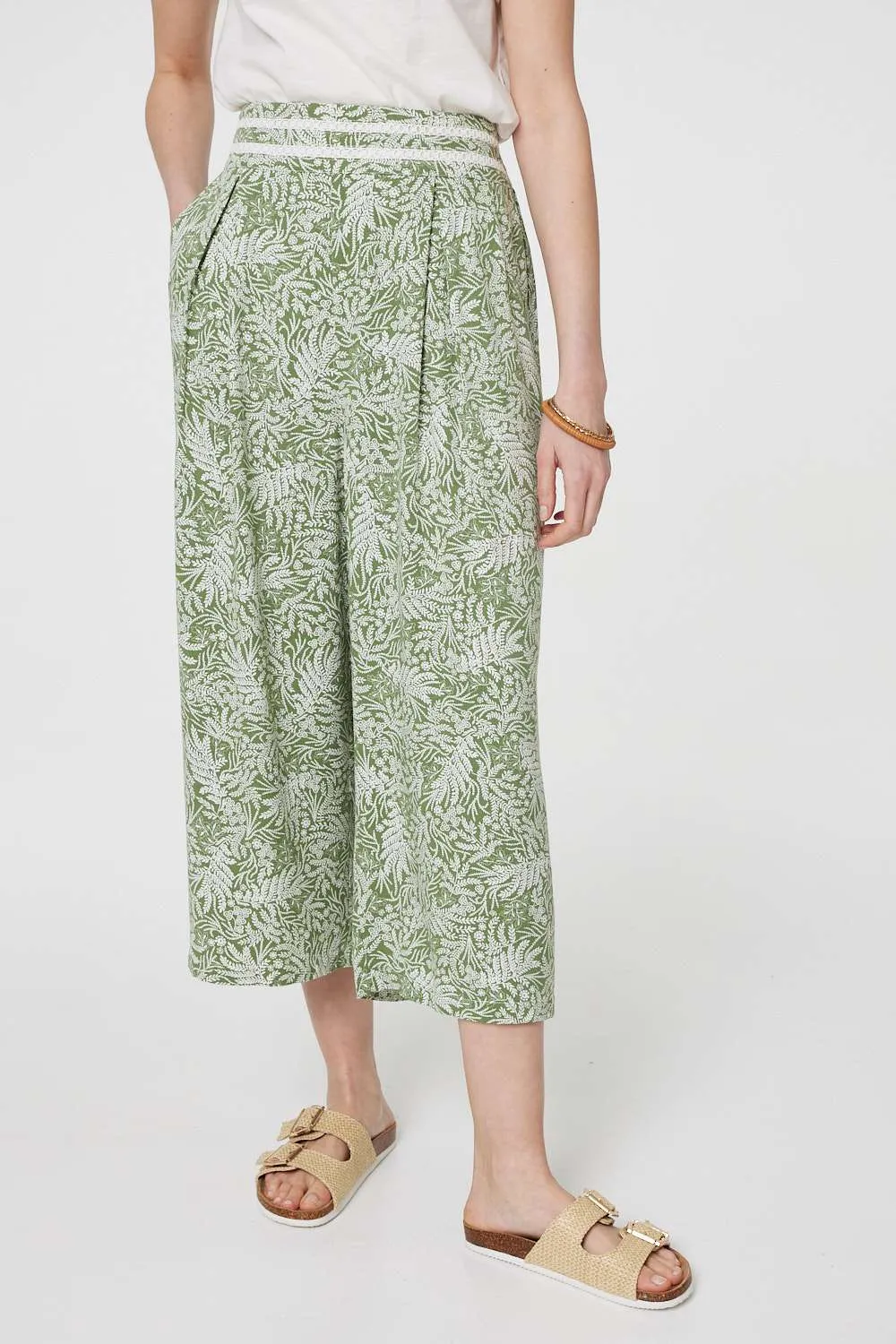 Leaf Print Pleat-Front Wide Leg Culottes